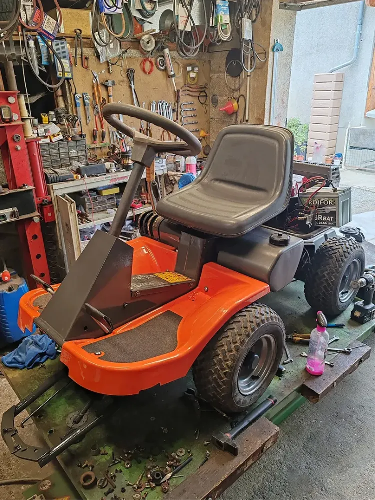 Motoculteur à Châlus